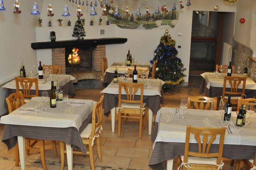 Hotel Santa Barbara Ronzo-Chienis Bagian luar foto