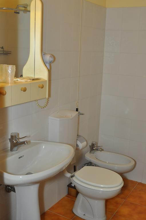 Hotel Santa Barbara Ronzo-Chienis Bagian luar foto